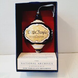 National Archives Fine Porcelain Ornament  The N.A. Experience. 2007